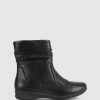 Airflex Cross Leather Ankle Boots Black