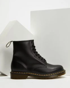 Dr Martens Unisex 1460 Smooth 8-Eye Boots Black Smooth