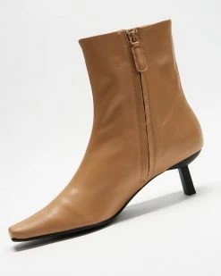 Senso Orly Butterscotch -Women's Ankle Boots Sales 2024 http3A2F2Fstatic.theiconic.com .au2Fp2Fsenso 7428 6207231 3