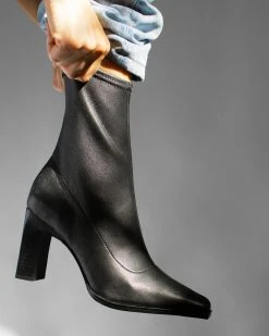 Senso Phoenix Ebony -Women's Ankle Boots Sales 2024 http3A2F2Fstatic.theiconic.com .au2Fp2Fsenso 7947 0343231 5
