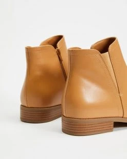 SPURR Isla Ankle Boots Camel Smooth -Women's Ankle Boots Sales 2024 http3A2F2Fstatic.theiconic.com .au2Fp2Fspurr 0996 8303021 3