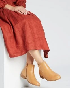 SPURR Isla Ankle Boots Camel Smooth -Women's Ankle Boots Sales 2024 http3A2F2Fstatic.theiconic.com .au2Fp2Fspurr 0997 8303021 2